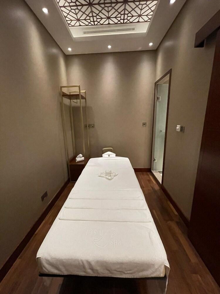 Bahrain Airport Hotel Манама Екстериор снимка